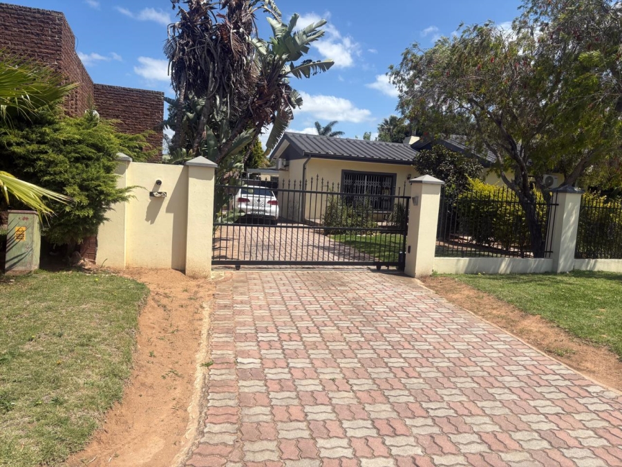 To Let 3 Bedroom Property for Rent in Campher Park Eastern Cape